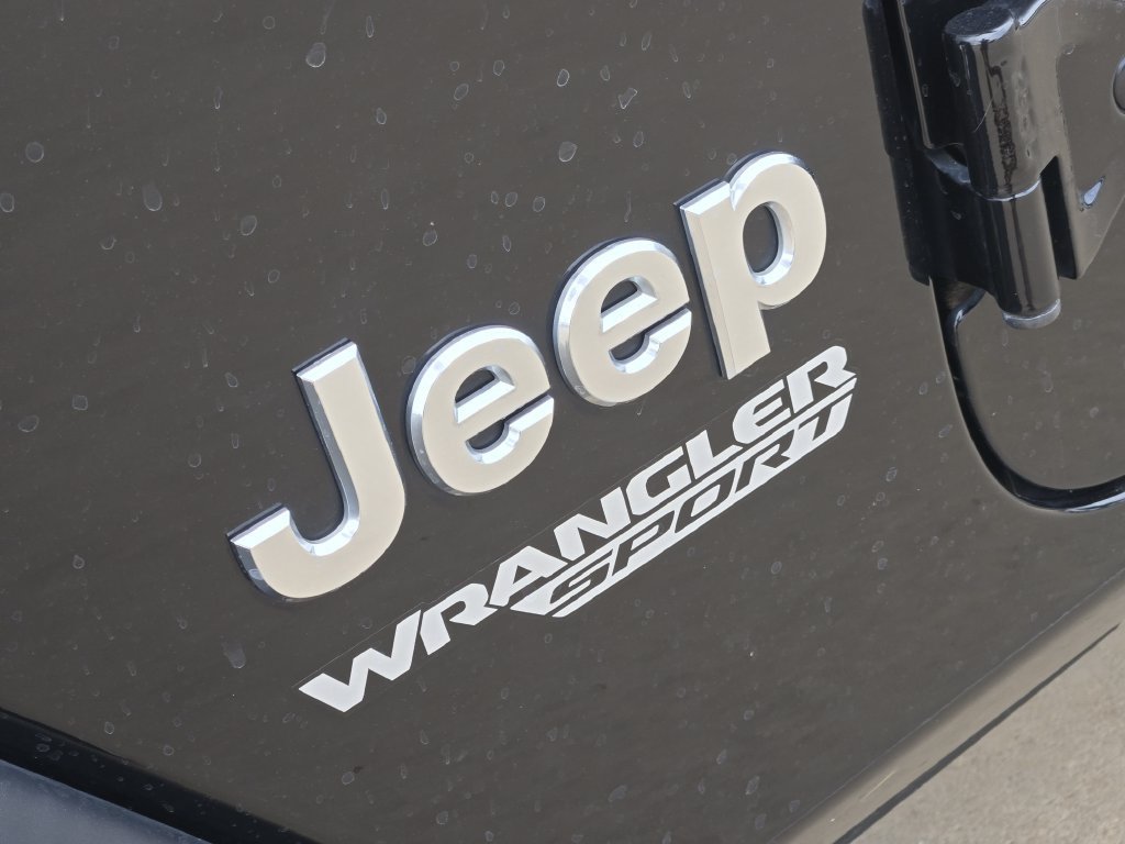 Used 2020 Jeep Wrangler Sport AWD/4WD image 11