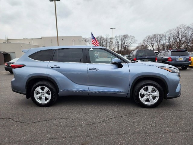 Used 2023 Toyota Highlander LE image 8