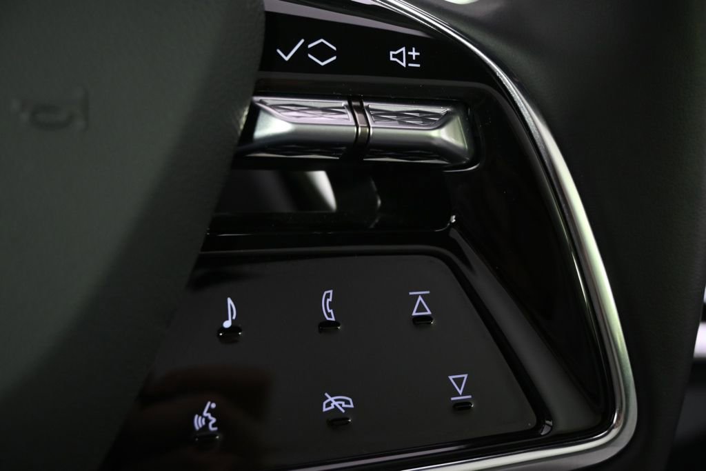 New 2025 Cadillac Lyriq Luxury w/ LPO, Floor Liner Package image 31