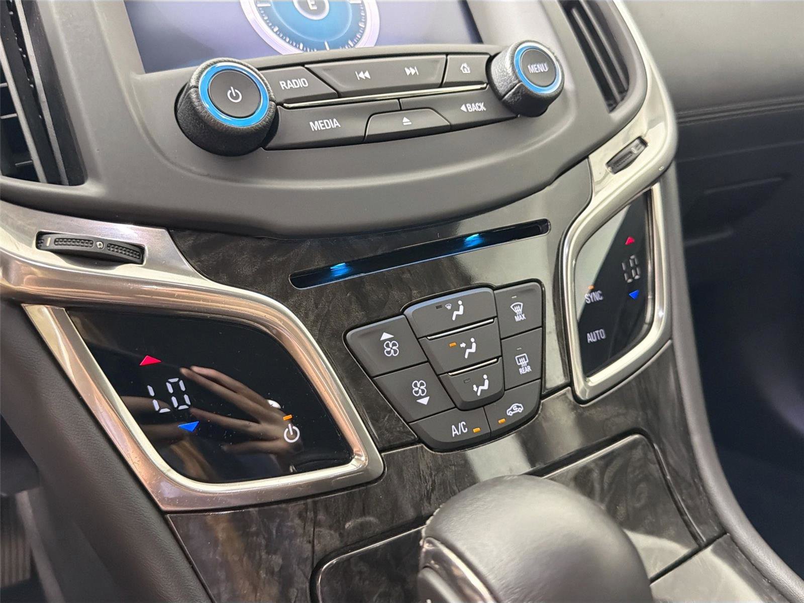 Used 2015 Buick LaCrosse FWD image 15