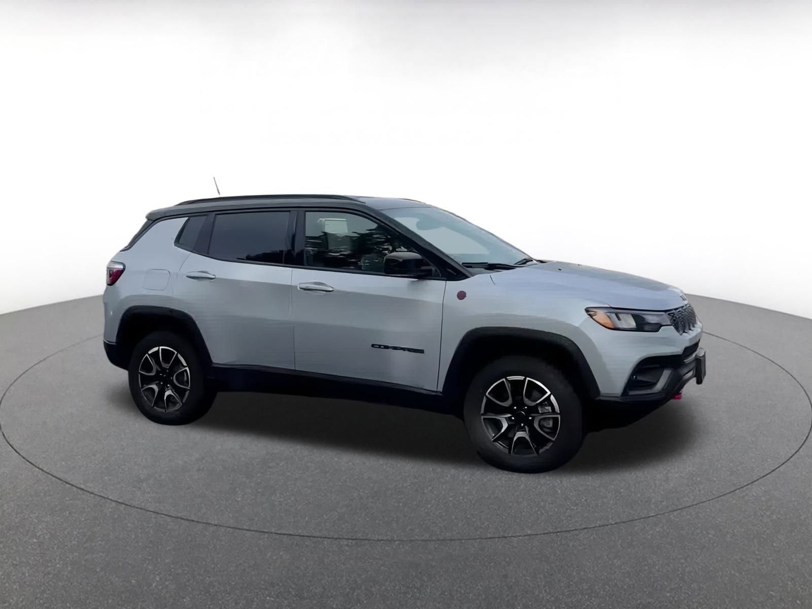 Used 2025 Jeep Compass Trailhawk w/ Trailer Tow Group video 2