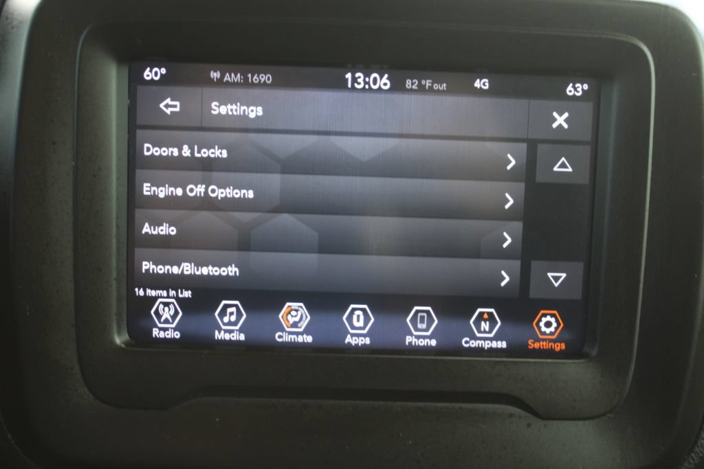 Used 2021 Jeep Renegade Latitude FWD image 47