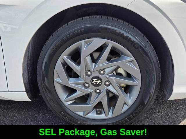 Used 2024 Hyundai Elantra SEL FWD image 9