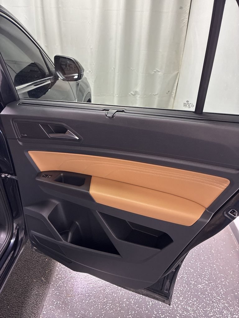Used 2022 Volkswagen Atlas Cross Sport SEL Premium R-Line AWD/4WD image 28