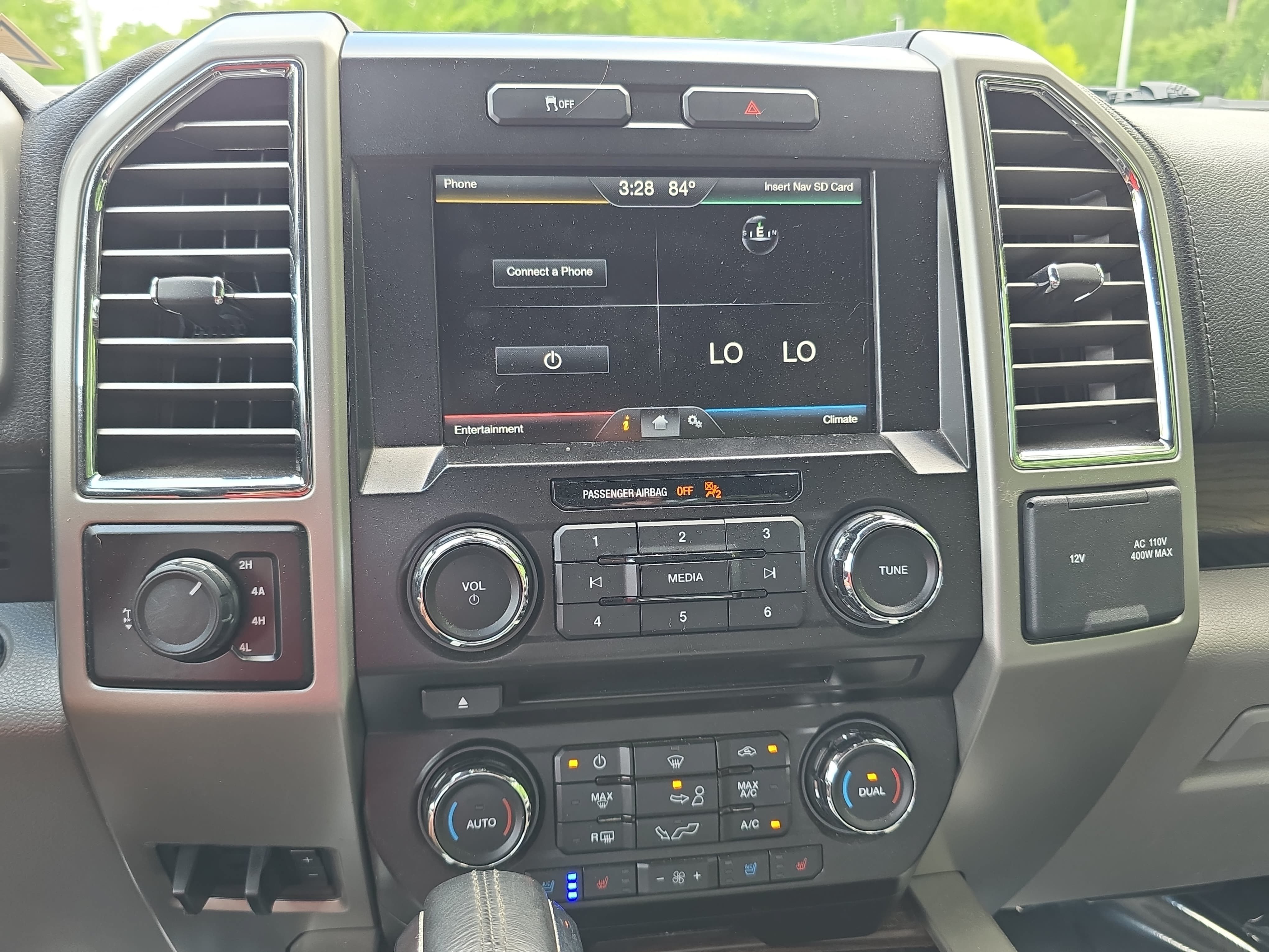 Used 2015 Ford F150 Lariat w/ Equipment Group 501A Mid AWD/4WD image 19