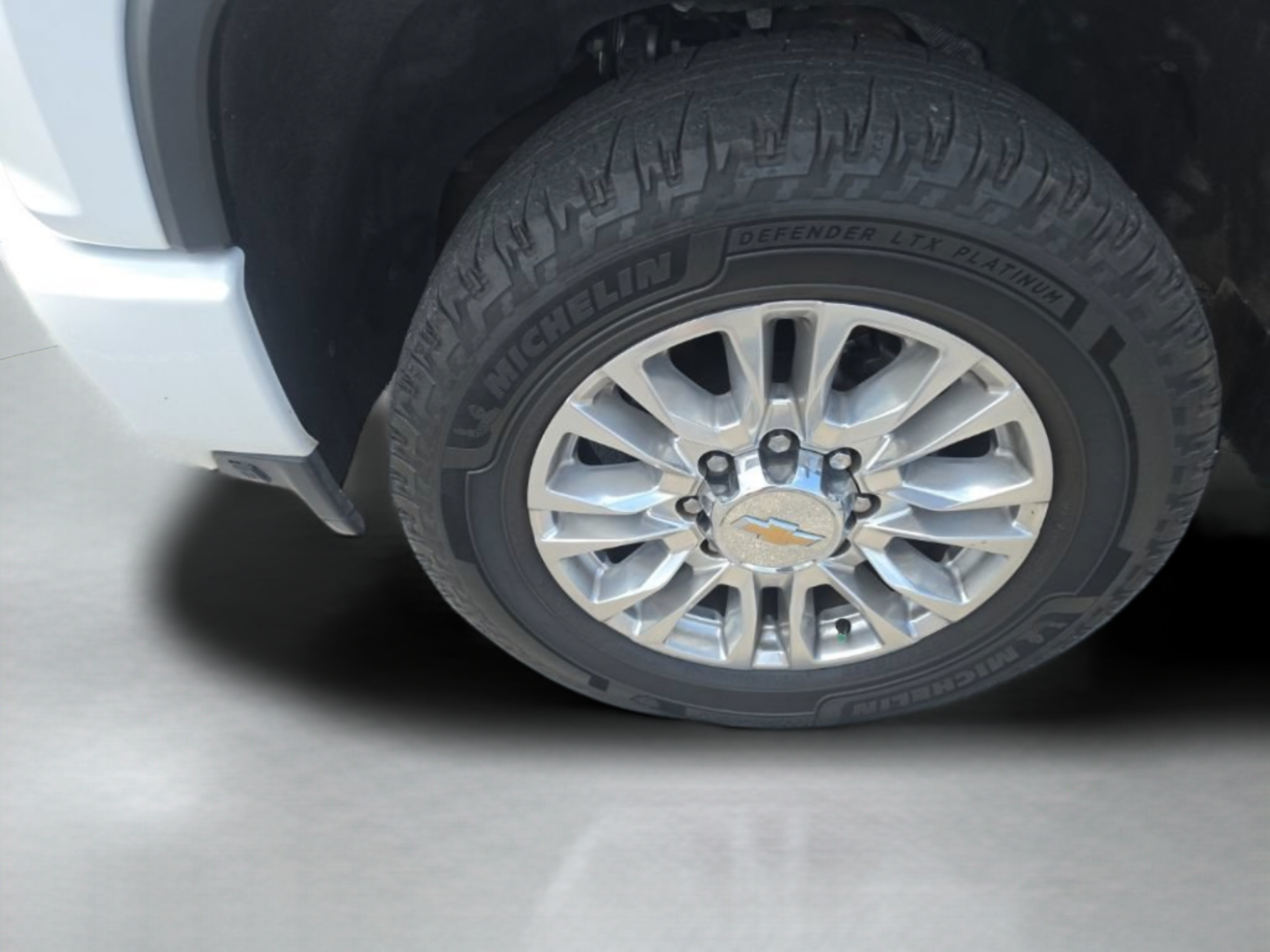 Used 2023 Chevrolet Silverado 2500 High Country w/ Z71 Off-Road Package AWD/4WD image 33