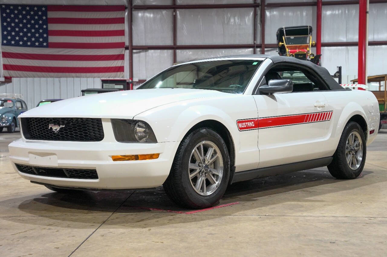 Used 2005 Ford Mustang Premium image 18