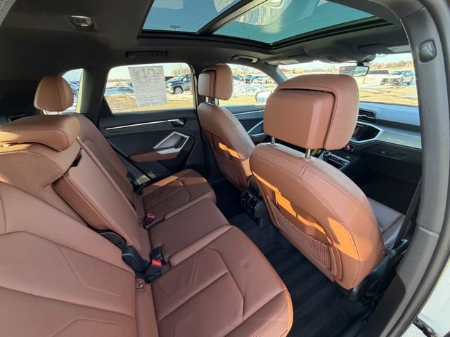 Used 2025 Audi Q3 2.0T Premium image 27