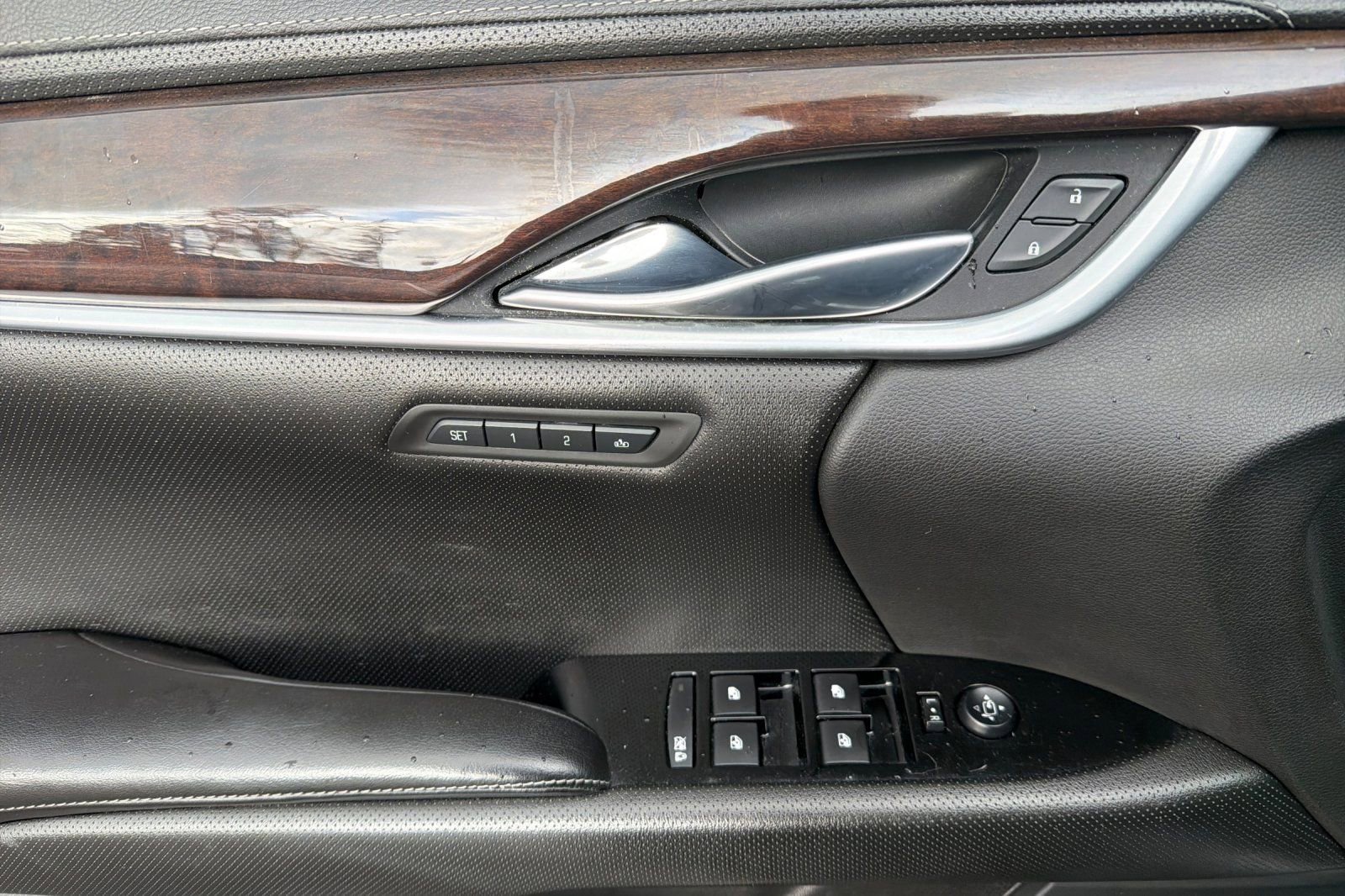 Used 2015 Cadillac XTS Luxury image 11