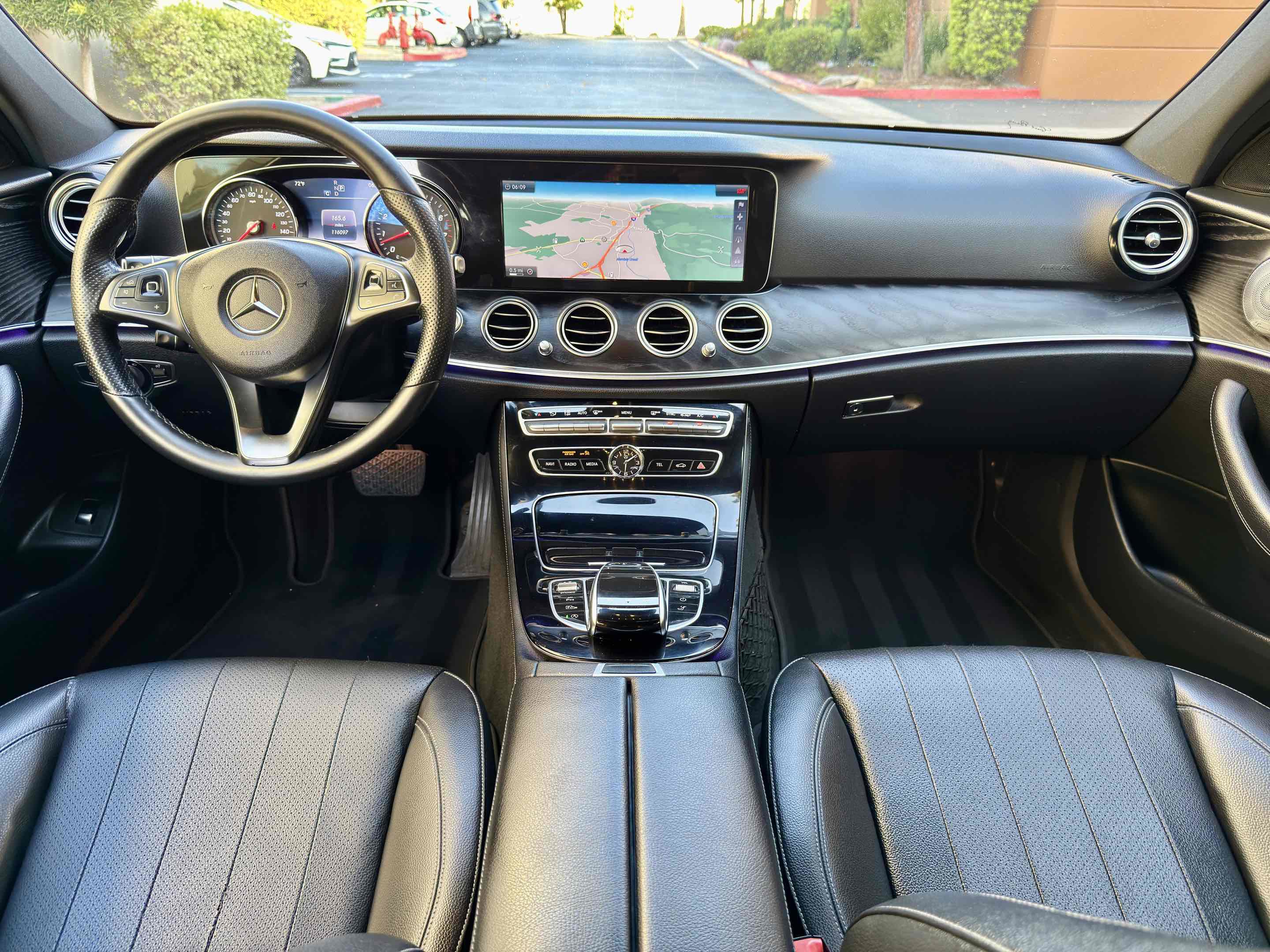 Used 2017 Mercedes-Benz E 400 4MATIC Wagon image 30