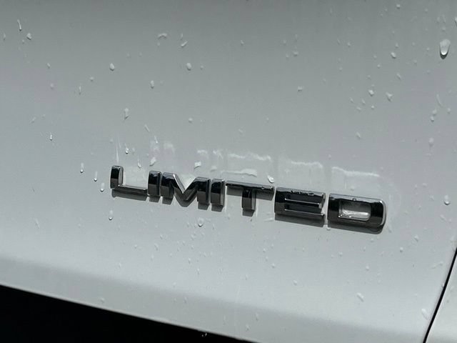 Used 2016 Jeep Cherokee Limited w/ Luxury Group AWD/4WD image 15