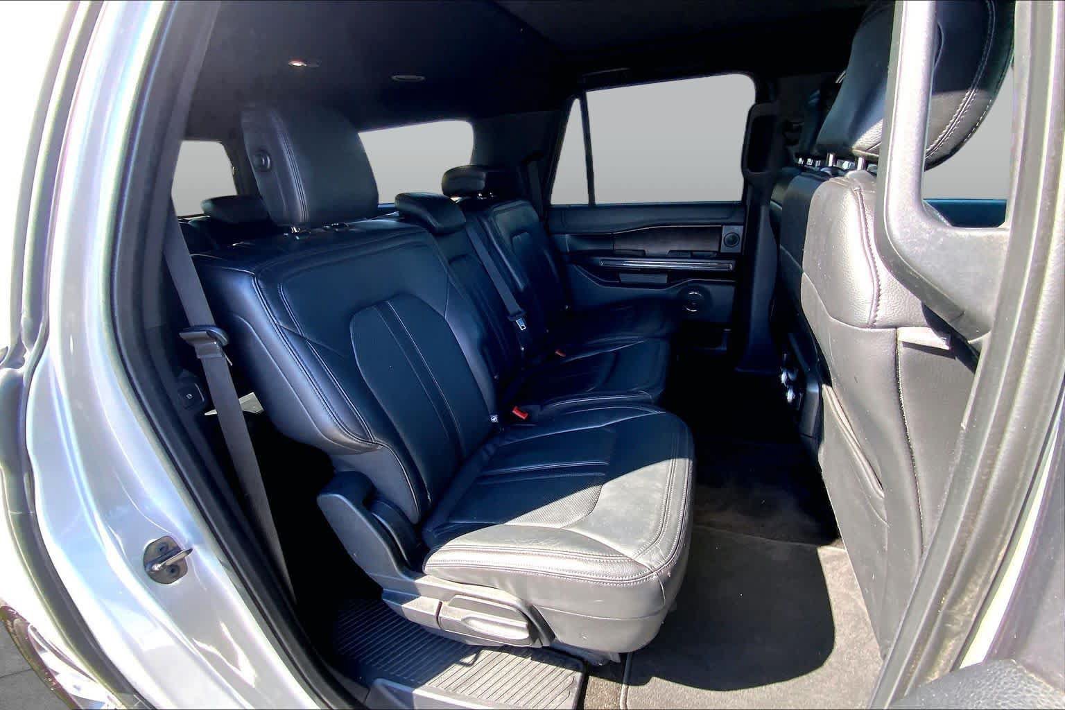 Used 2018 Ford Expedition Max Limited RWD image 19