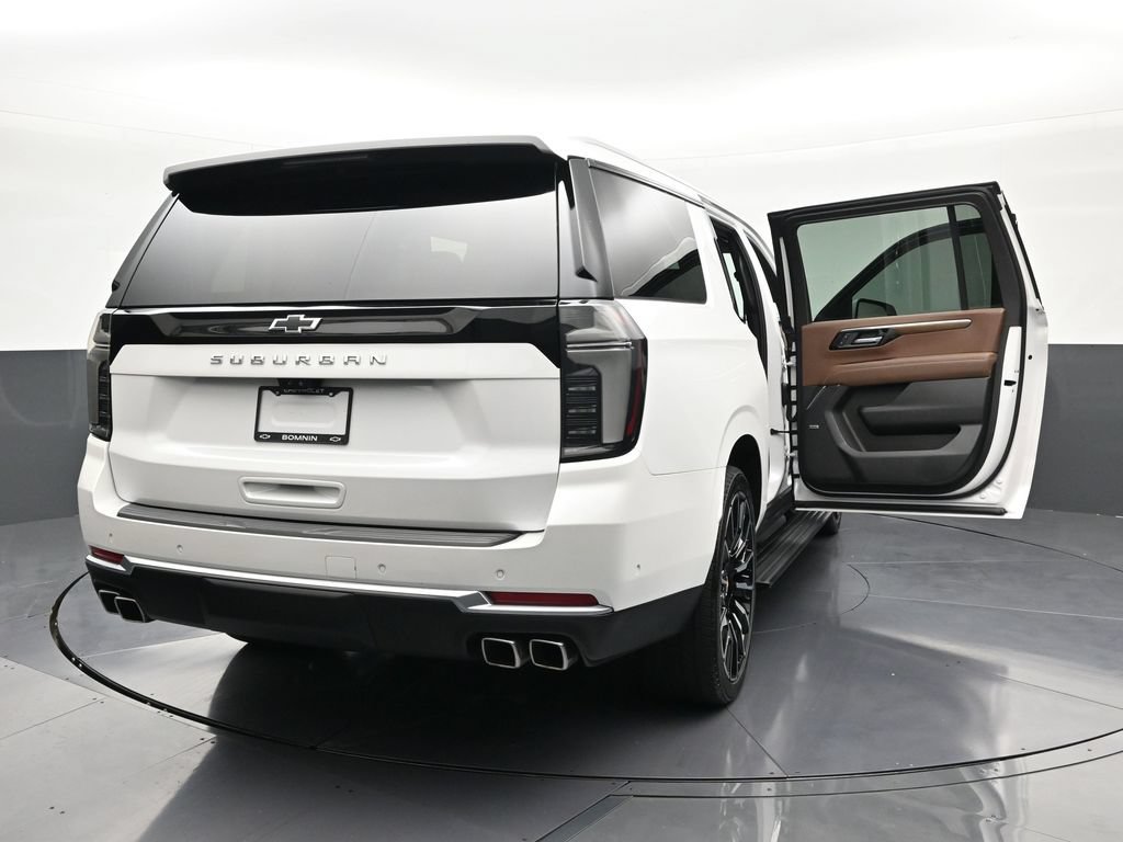 Used 2025 Chevrolet Suburban High Country AWD/4WD image 35
