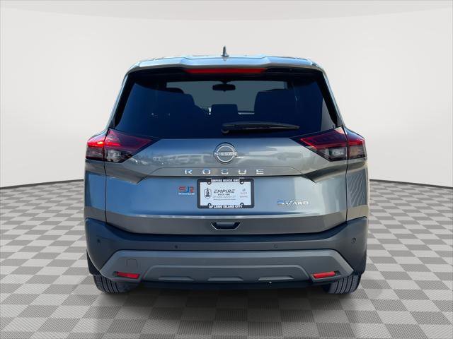 Used 2023 Nissan Rogue SV image 5