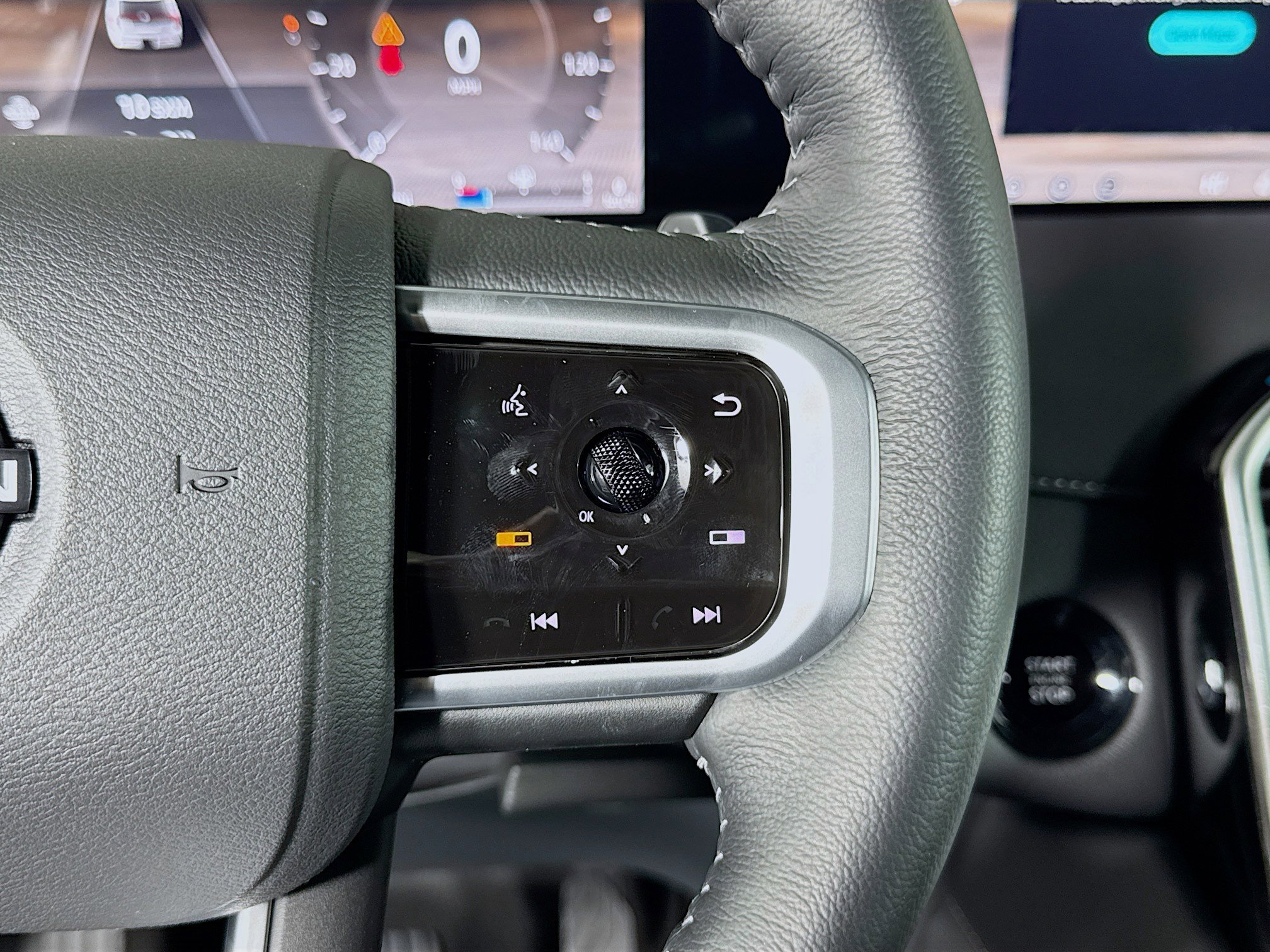 New 2026 Nissan Armada SL w/ Captain's Chari Seat Package image 15