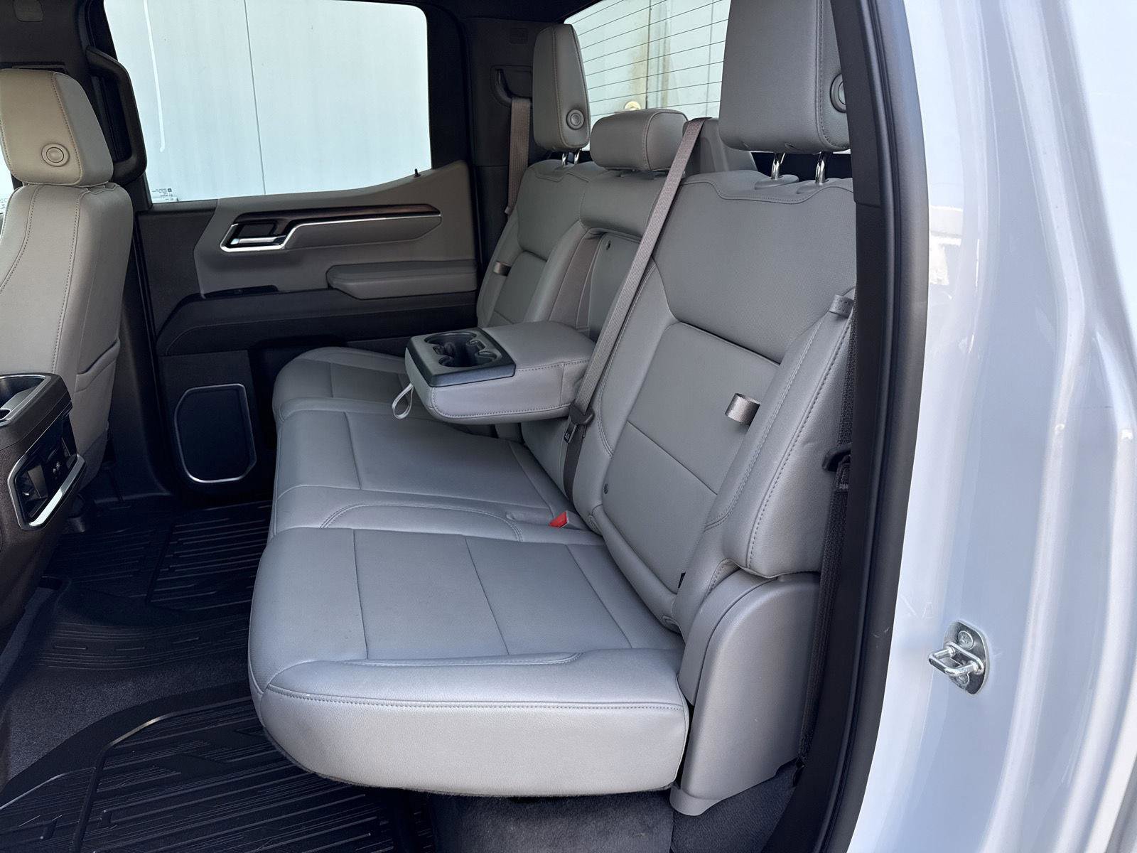 Used 2023 GMC Sierra 1500 SLT w/ SLT Premium Package AWD/4WD image 18