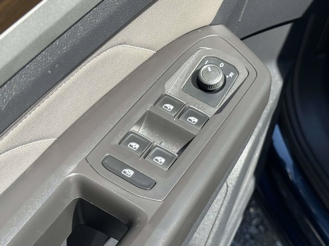 Used 2022 Volkswagen Atlas SE w/ Black Wheel Package AWD/4WD image 22