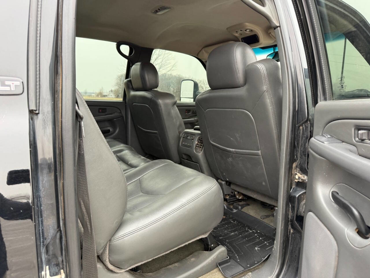 Used 2005 GMC Sierra 2500 SLT w/ Heavy-Duty Power Package image 20