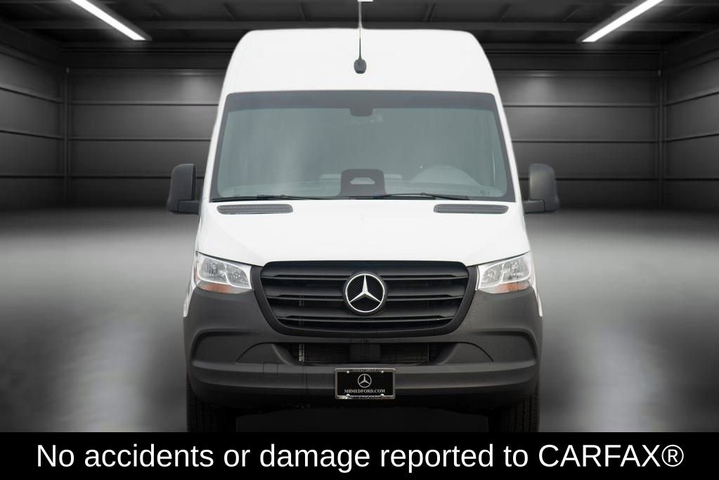 Used 2025 Mercedes-Benz Sprinter 2500 image 2