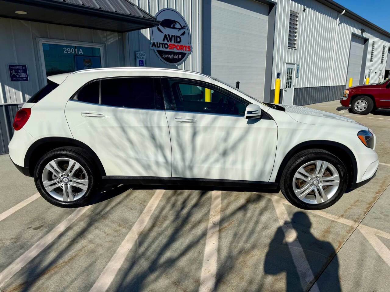 Used 2017 Mercedes-Benz GLA 250 4MATIC w/ Premium Package image 9