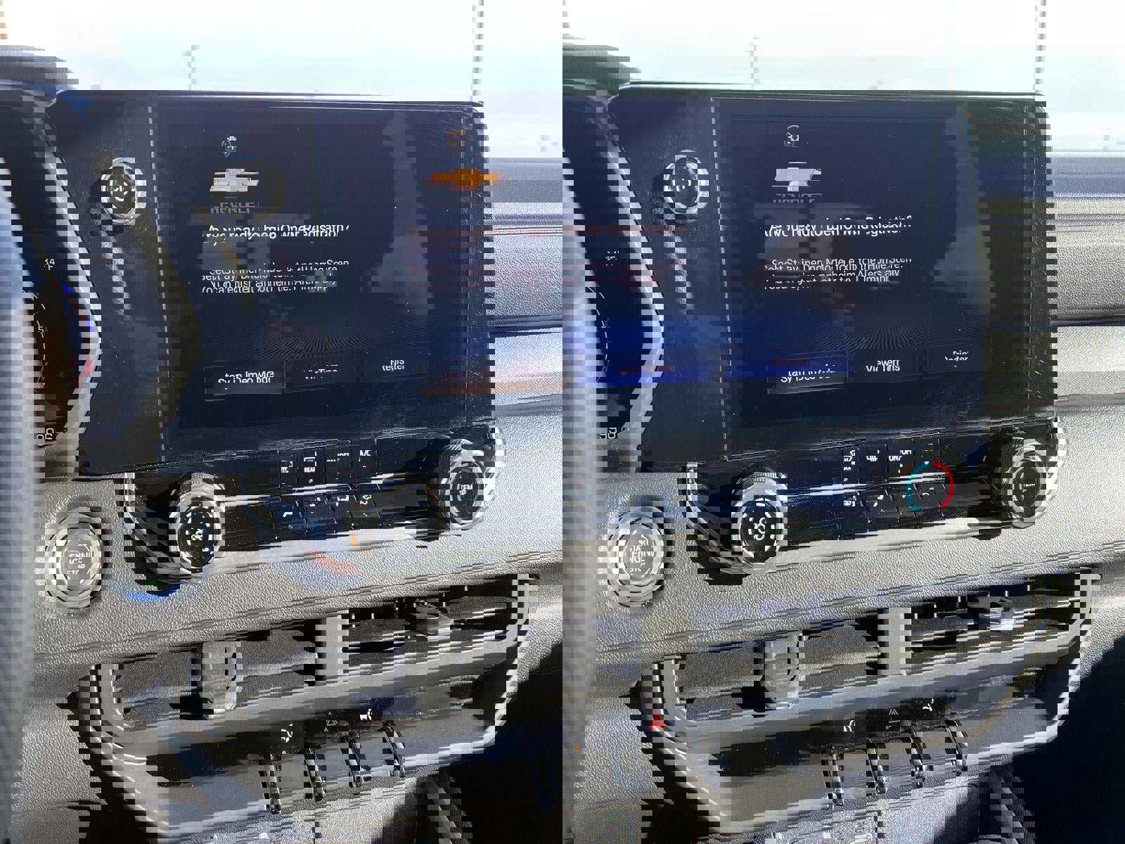 Used 2024 Chevrolet Colorado Trail Boss w/ Technology Package image 21