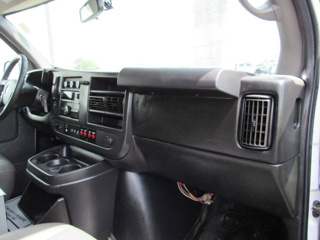 Used 2015 Chevrolet Express 2500 RWD image 15