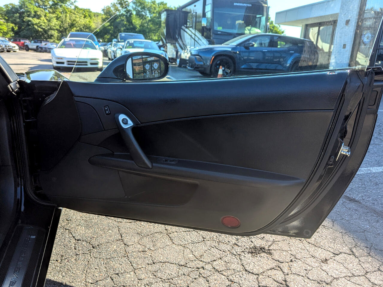 Used 2005 Chevrolet Corvette Coupe w/ Preferred Equipment Group image 23