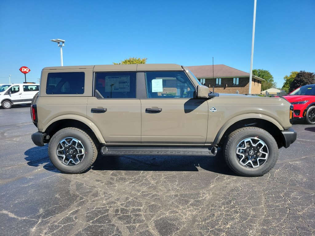 New 2026 Ford Bronco Outer Banks AWD/4WD image 3