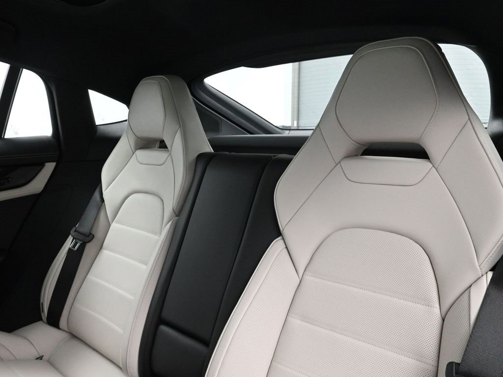 New 2025 Porsche Panamera 4 image 6