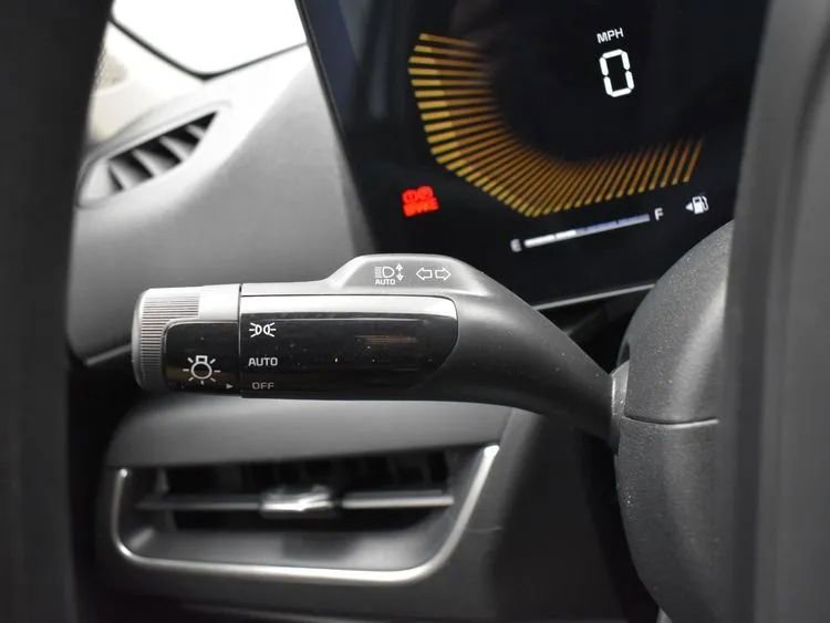Used 2025 Kia K4 image 24