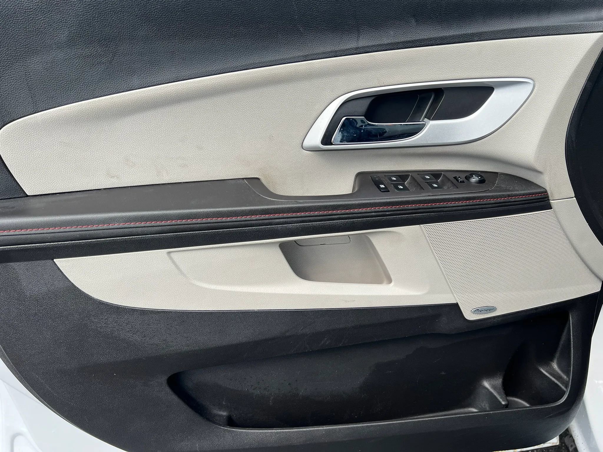 Used 2010 Chevrolet Equinox LTZ image 9