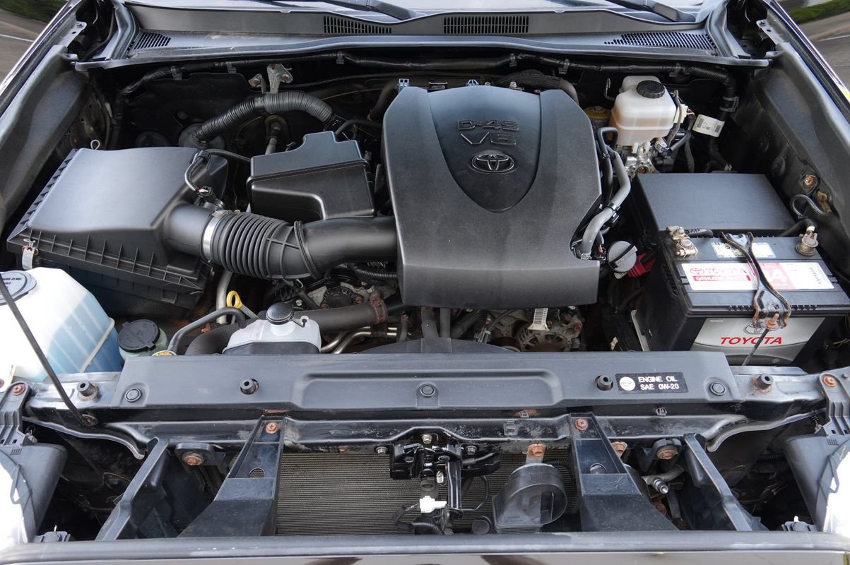 Used 2016 Toyota Tacoma TRD Off-Road AWD/4WD image 37