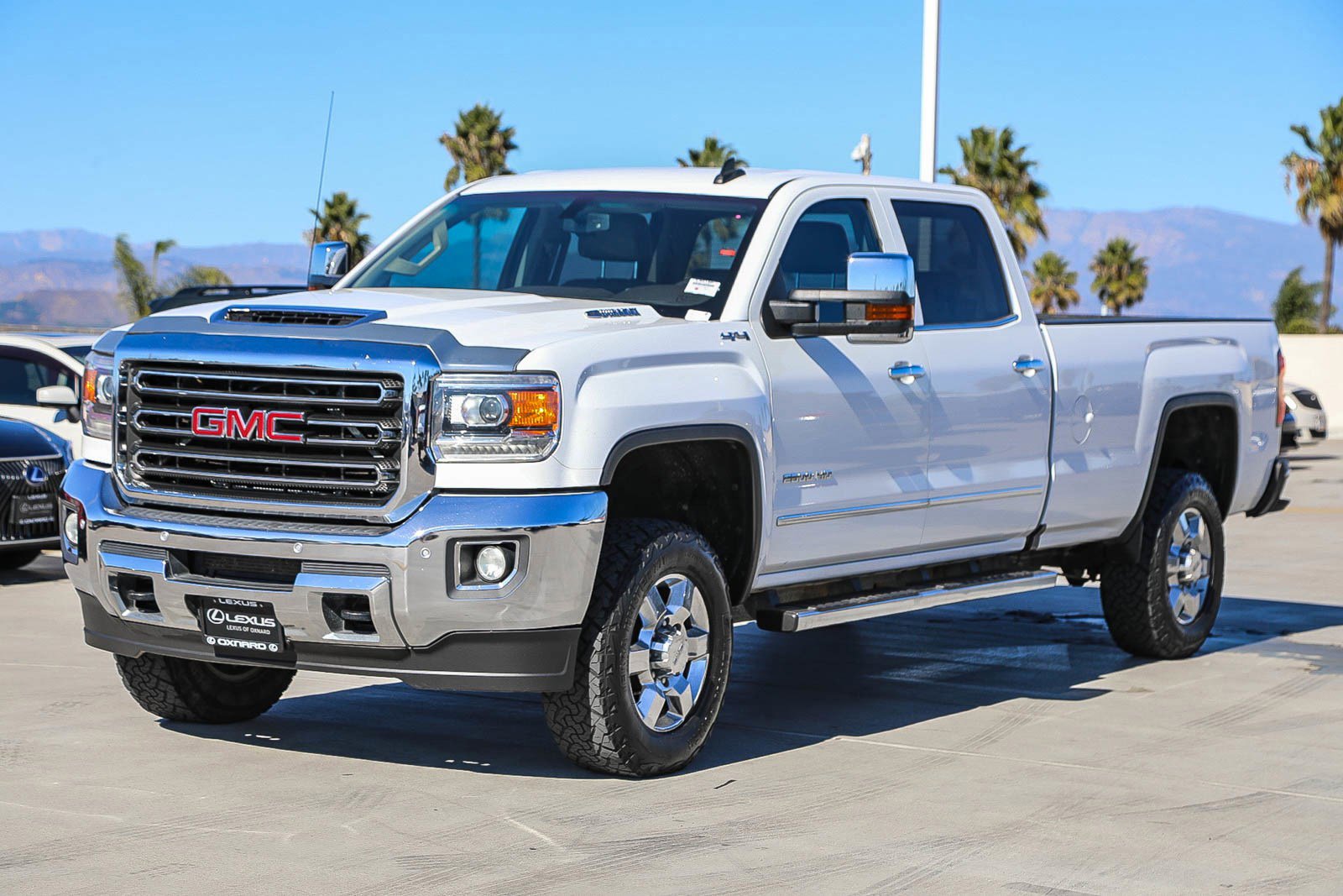 Used 2017 GMC Sierra 2500 SLT w/ Duramax Plus Package image 3