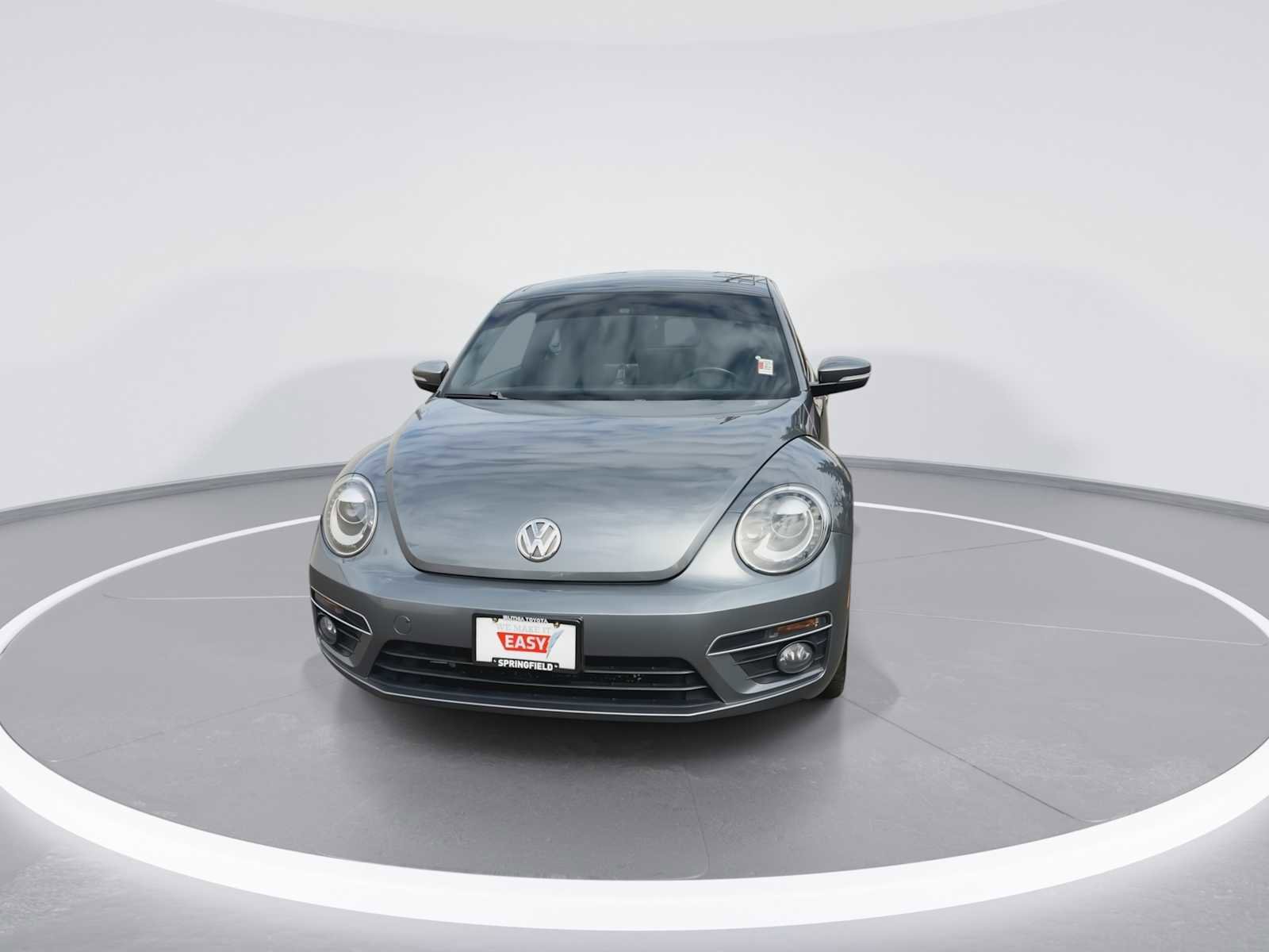 Used 2014 Volkswagen Beetle TDI image 3