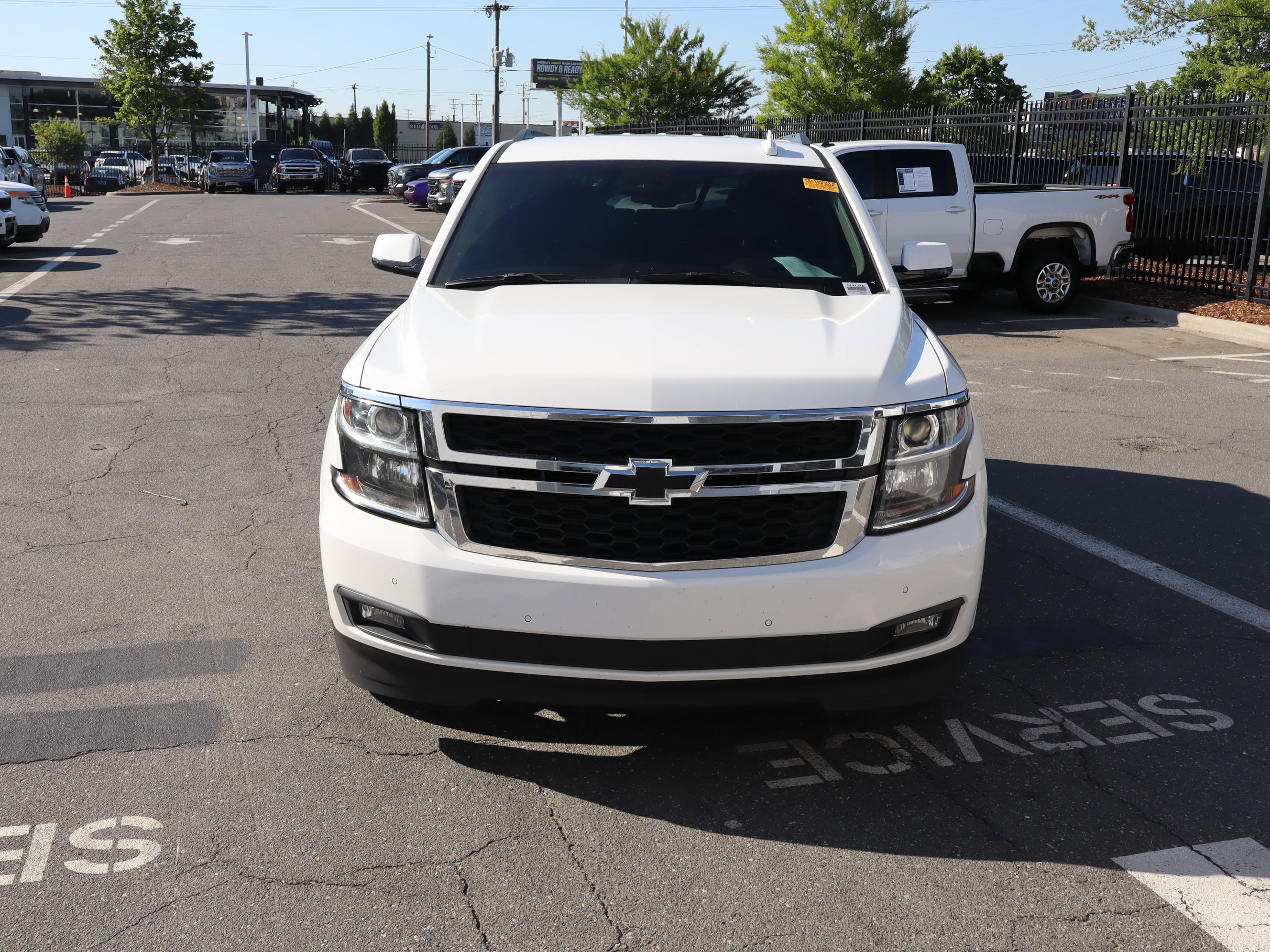 Used 2017 Chevrolet Tahoe LT w/ Luxury Package RWD image 3