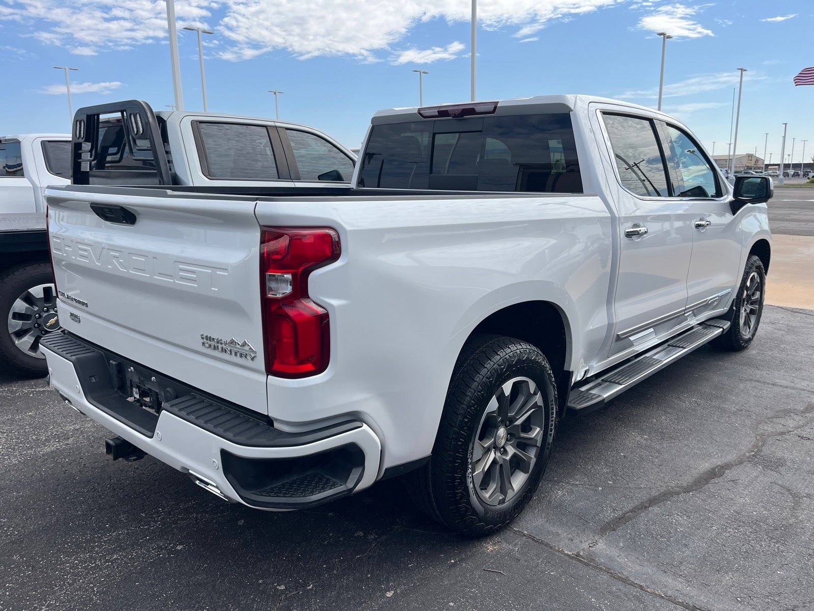 Used 2023 Chevrolet Silverado 1500 High Country w/ Technology Package AWD/4WD image 6