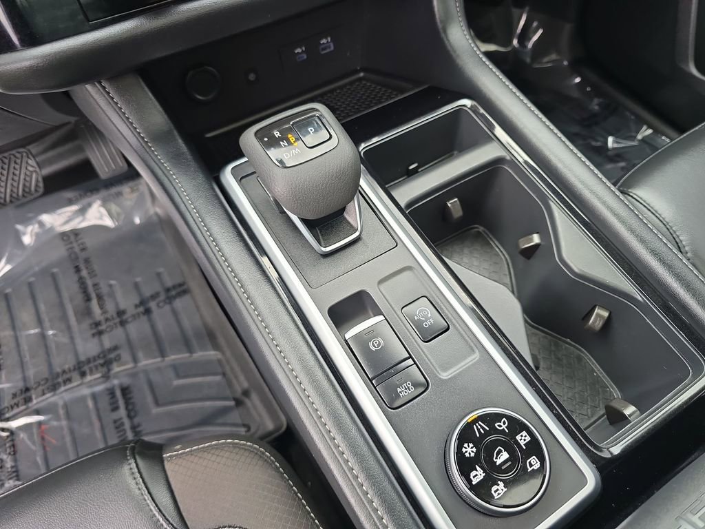 Used 2025 Nissan Pathfinder SL w/ SL Premium Package image 17