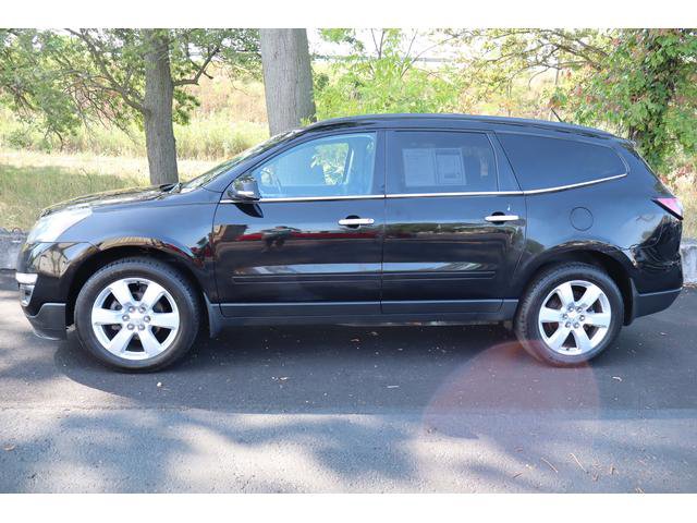 Used 2016 Chevrolet Traverse LT w/ Style and Technology Package image 4
