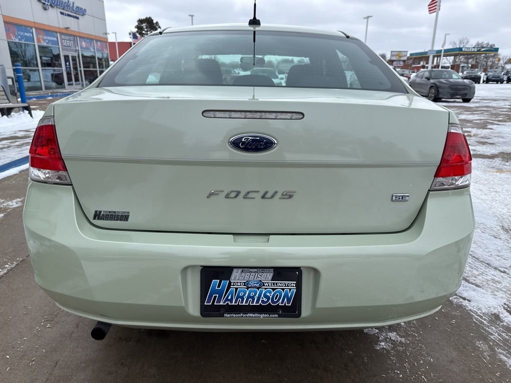 Used 2010 Ford Focus SE image 25