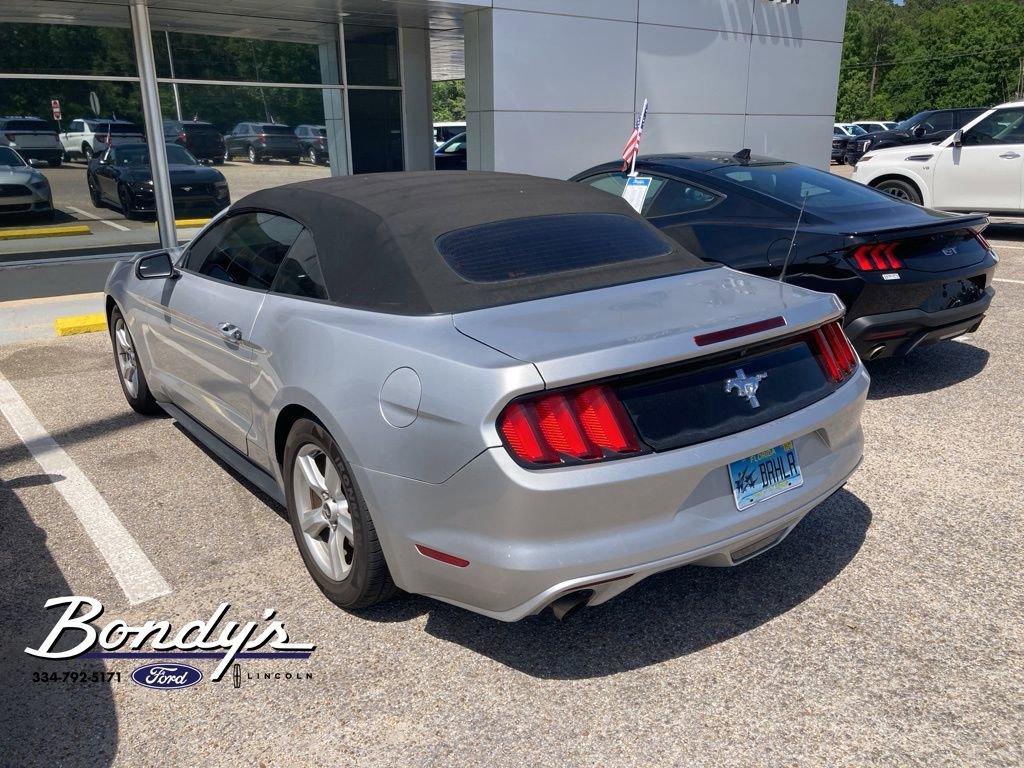 Used 2016 Ford Mustang Convertible image 3
