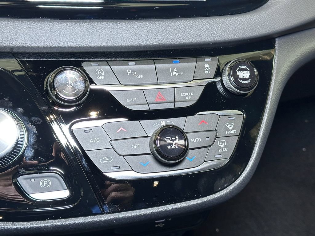 New 2026 Chrysler Voyager LX image 30