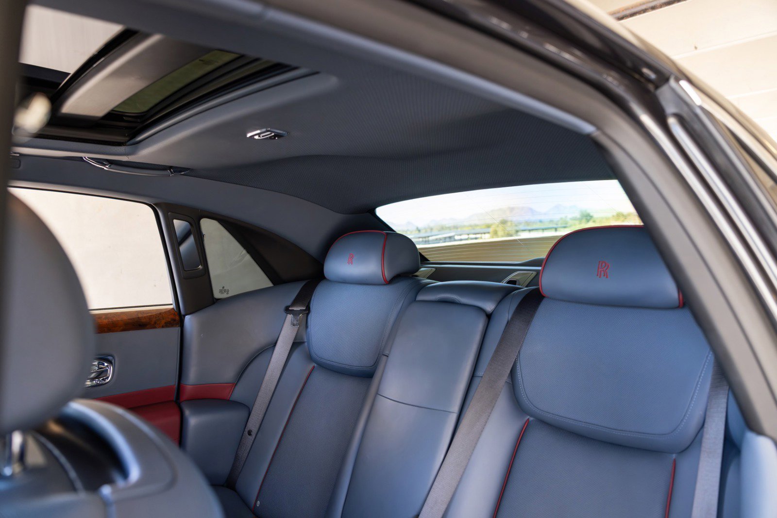 Used 2017 Rolls-Royce Ghost image 47