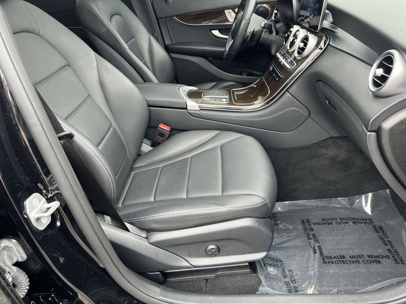 Used 2021 Mercedes-Benz GLC 300 4MATIC Coupe image 26
