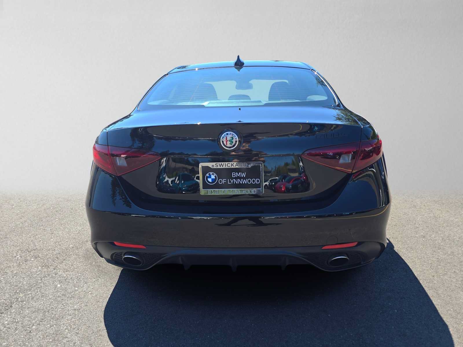 Used 2019 Alfa Romeo Giulia Ti Sport w/ Quick Order Package 22U Sport RWD image 4
