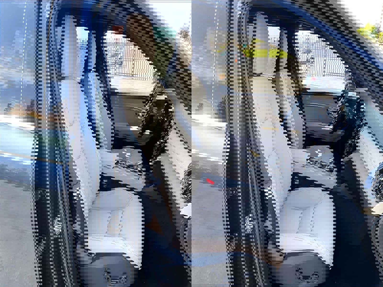 New 2026 Volvo XC90 B5 Plus w/ Protection Package image 32