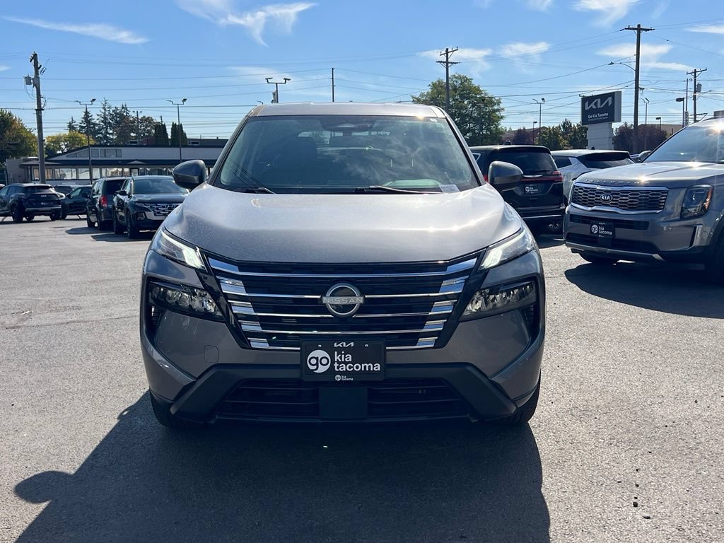 Used 2024 Nissan Rogue SV AWD/4WD image 4
