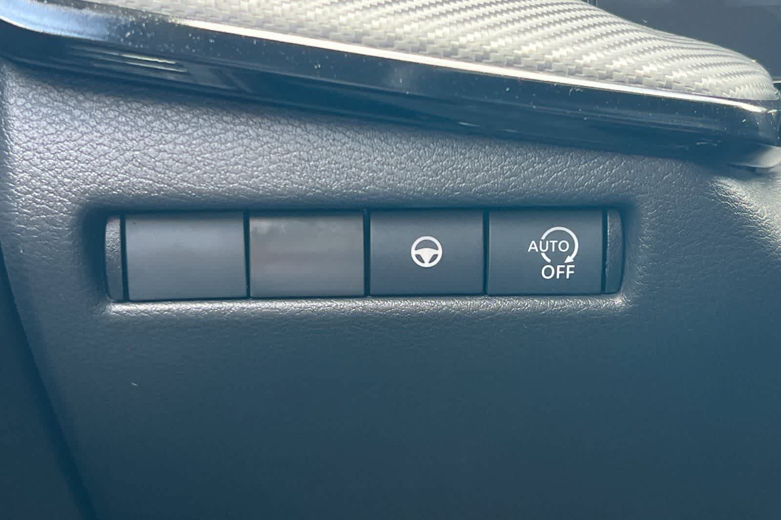New 2026 Nissan Kicks SR FWD image 32