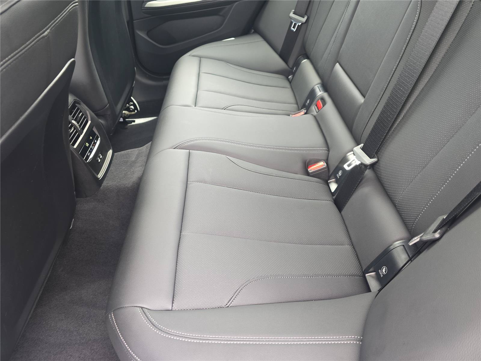 Used 2026 BMW M440i w/ Premium Package RWD image 13