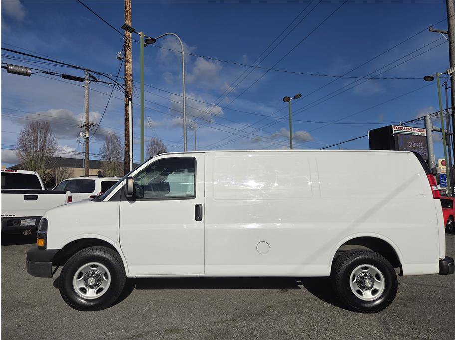 Used 2019 Chevrolet Express 2500 w/ Driver Convenience Package RWD image 5