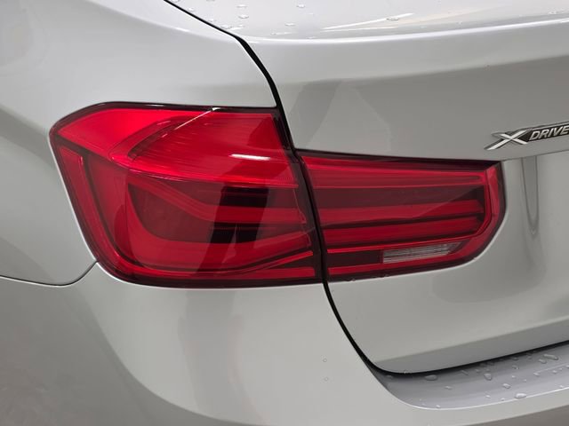 Used 2018 BMW 320i xDrive Sedan AWD/4WD image 31